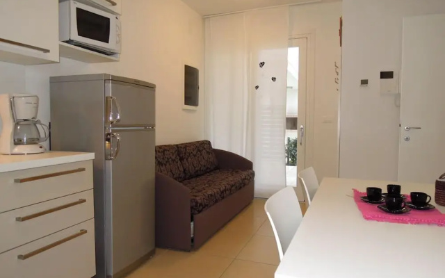 Modern one Bedroom Apartment With Solarium