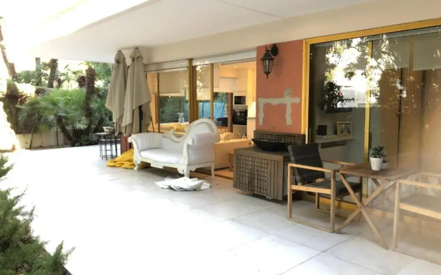 Luxe apartment center 6pers 300m2 privare garden