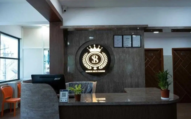 Skyline Residency