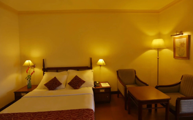 Issacs Residency