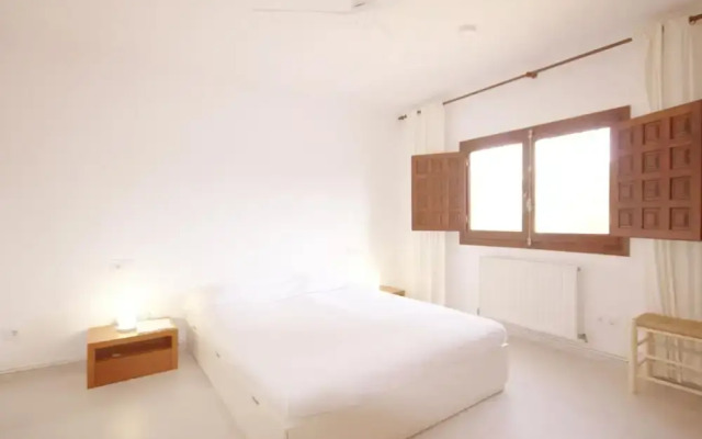Rosal in El Tosalet With 5 Bedrooms and 3 Bathrooms