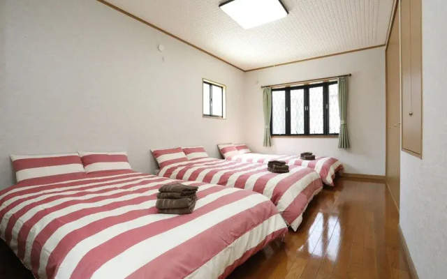 Tsuru House