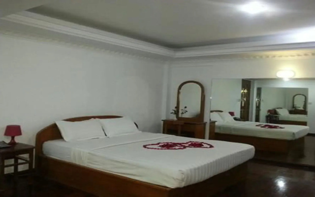 Airport Inn