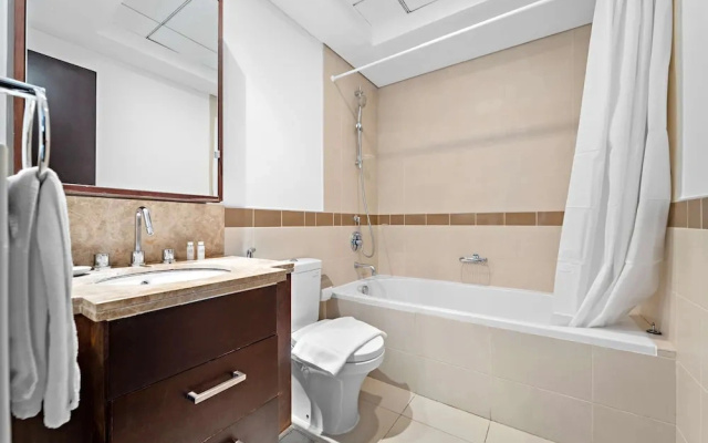 Silkhaus Modern Studio Emaar Tower Balcony