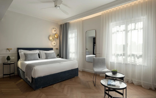 Riviera Suites