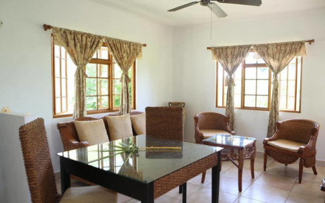 Le surmer self catering chalets in La Digue, Seychelles from 185$, photos, reviews - zenhotels.com guestroom