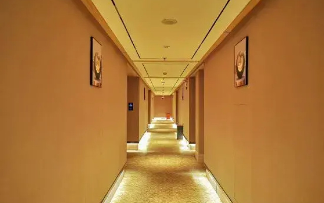 Mountains & Rivers Hotel