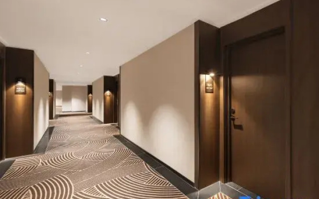 Moore Hotel (Shenyang Shengjing Hospital Huaxiang Branch)