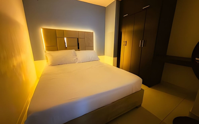 amplio y lujoso apartasuite en el centro