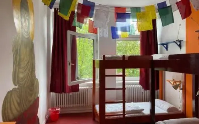 instant Sleep Backpacker Hostel