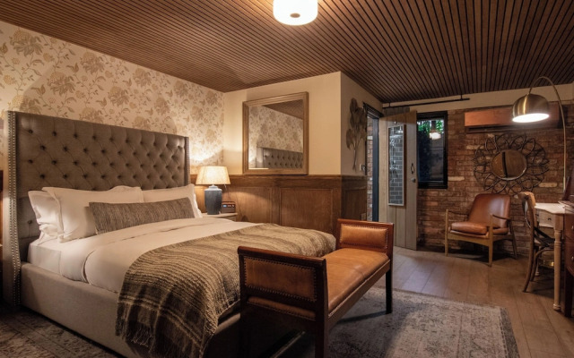 The Waterway Pub and Rooms