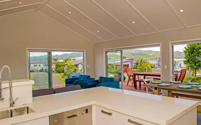 Tattletails Rest - Whitianga Holiday House