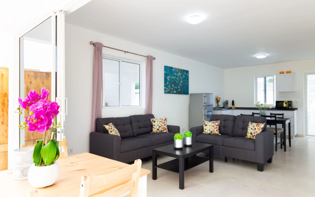 Yellow Home: the Perfect Caribbean Escape!