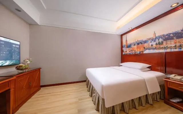 Vienna Hotel International Airport