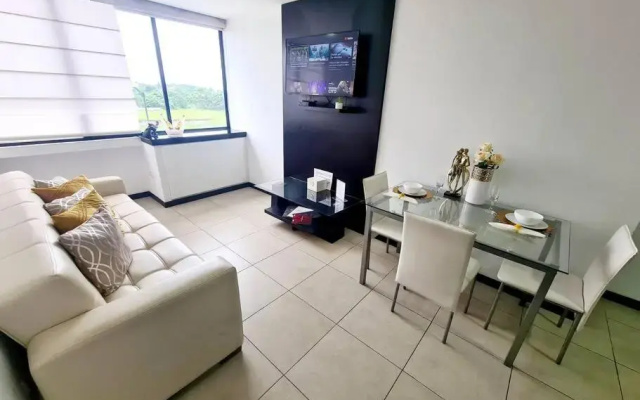 Ecusuites 7Premier Jacuzzi Vista al Río GYE