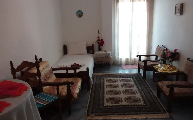 Tinos Evelina