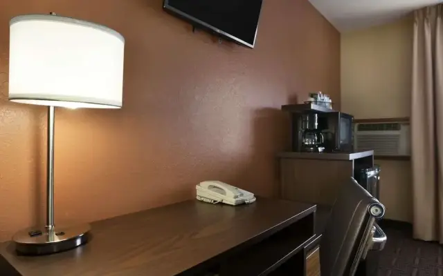 Super 8 Mount Vernon IL