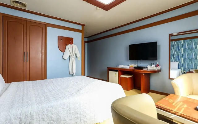 Donghae Hotel Mi