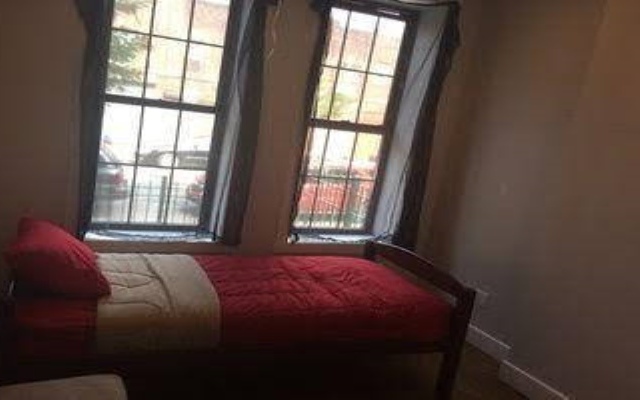Отель Malcom X Apartment And Hostel США, Нью-Йорк - отзывы, цены и фото номеров - забронировать отель Malcom X Apartment And Hostel онлайн комната для гостей