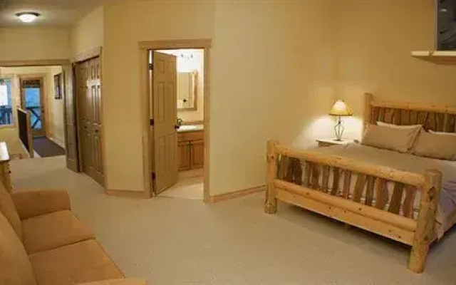 Sullivan Stone Lodge