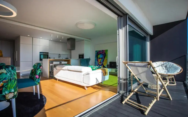 Acqua House by Rent4All
