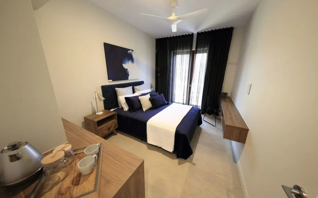 Esprit 11a Palm Cove