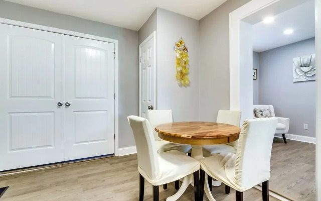 Pensacola Vacation Rental ~ 5 Mi to Beach!