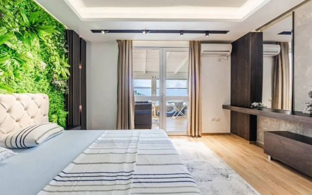 Vista Mare Horizon Beachfront 1BR Apartment