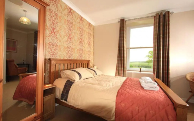 Cuffern Manor