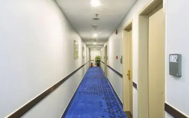 Jingman Zhilv Hotel (Hebei Provincial Third Hospital Haiyue Tiandi Shopping Plaza Branch)