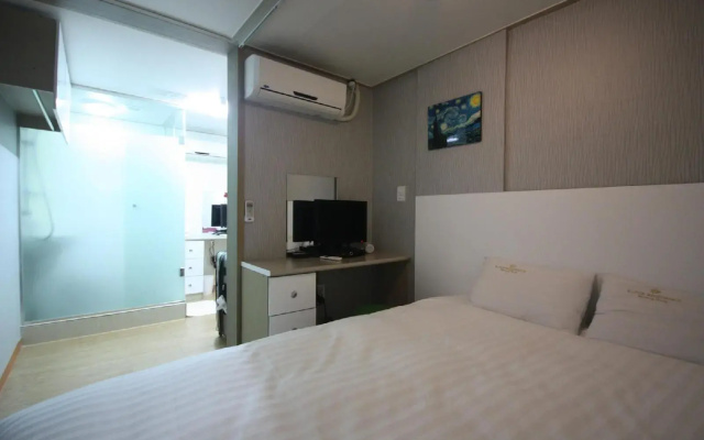 K Pop Residence II