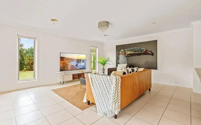 StayAU Modern Sanctuary Mins Ct&Airport