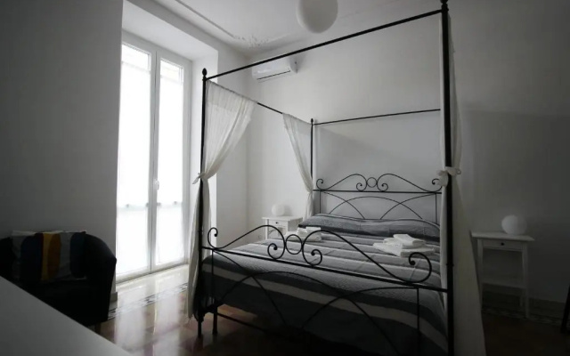 Charming Apartment Near Piramide