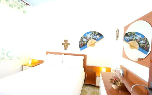 House With in Punta Braccetto With Furnished Terrace 500