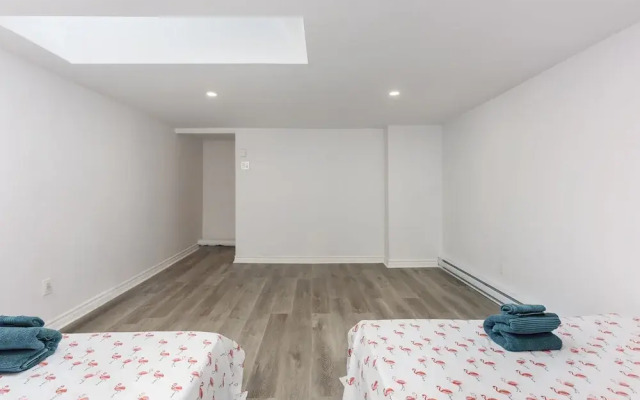 3 Bedroom Loft in Downtown Free parking