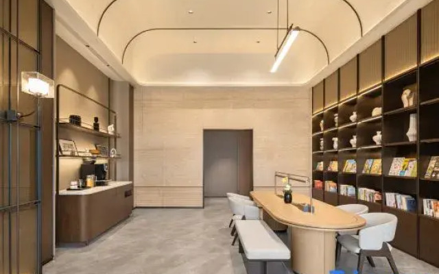 Madison Hotel (Yibin Hejiangmen Yangtze River Park)