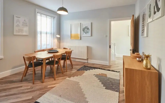Host Stay Cheviot House