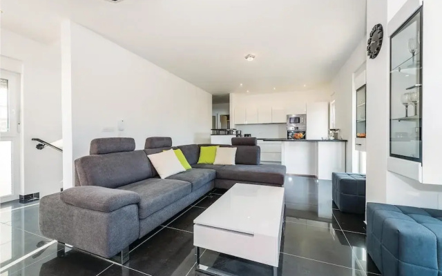 Awesome Home in Brodarica With Wifi and 3 Bedrooms