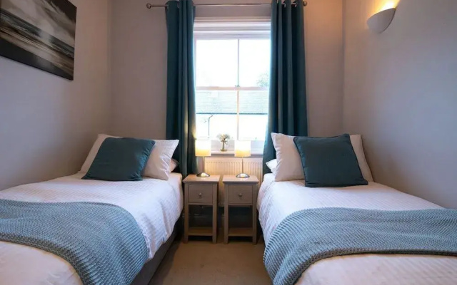 Silverdale Mews