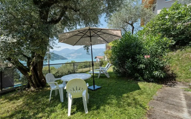 Villa Olivella in Sale Marasino