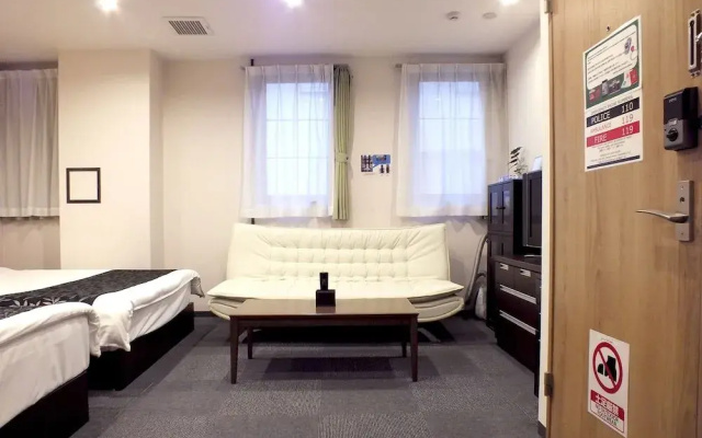 Hotel & Condominium airBest