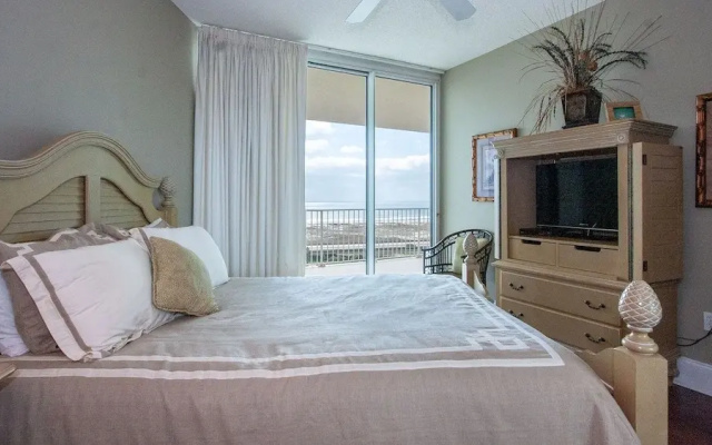 Crb1015 4 Bedroom Condo