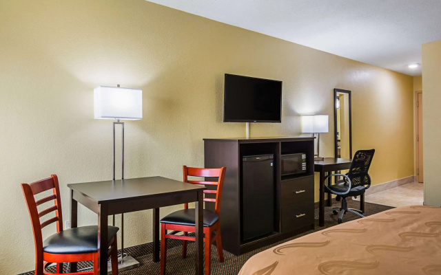 Quality Inn & Suites Greensburg I-74