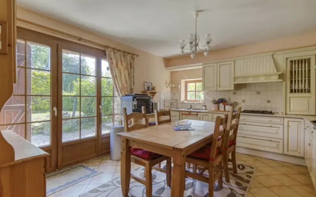 Characteristic holiday villa in Berigny with enclosed garden