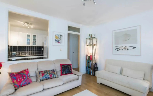 Sublime 1 bed flat with Thames view