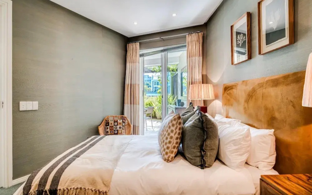 Secure 2bed Apartment in the Marina Carradale 002