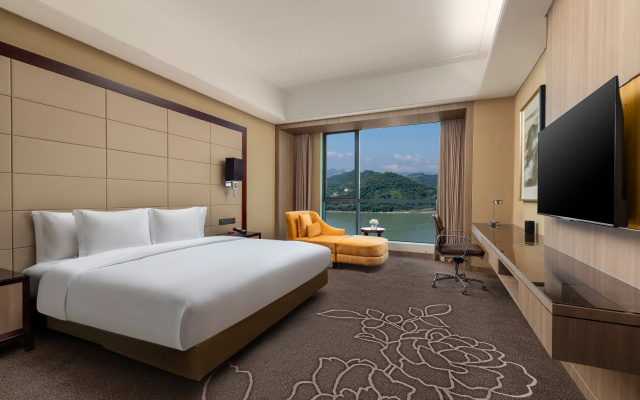 Crowne Plaza Yichang by IHG