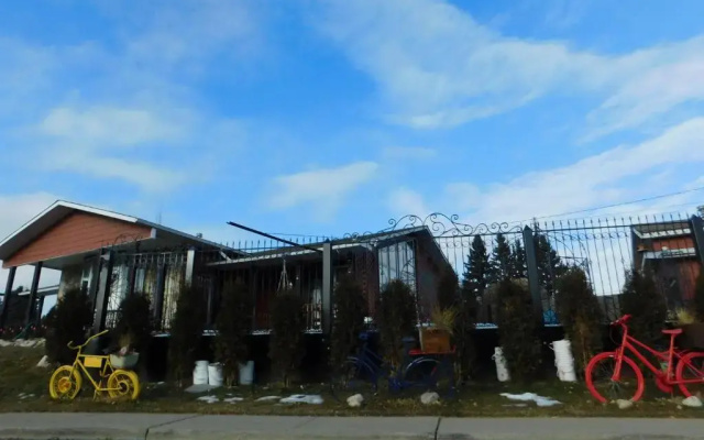 The Calgary Hub hostel style Home
