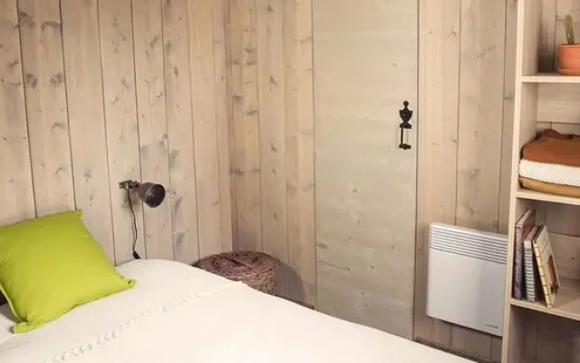 Chalet With one Bedroom in Cahuzac-sur-vère, With Furnished Garden