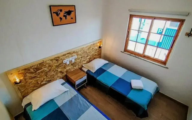 Roots Hostel